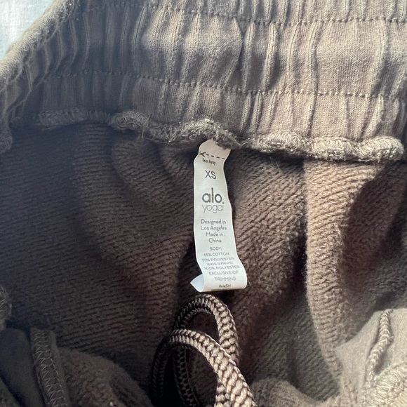 ALO YOGA Sweatpants - Picture 4 of 4